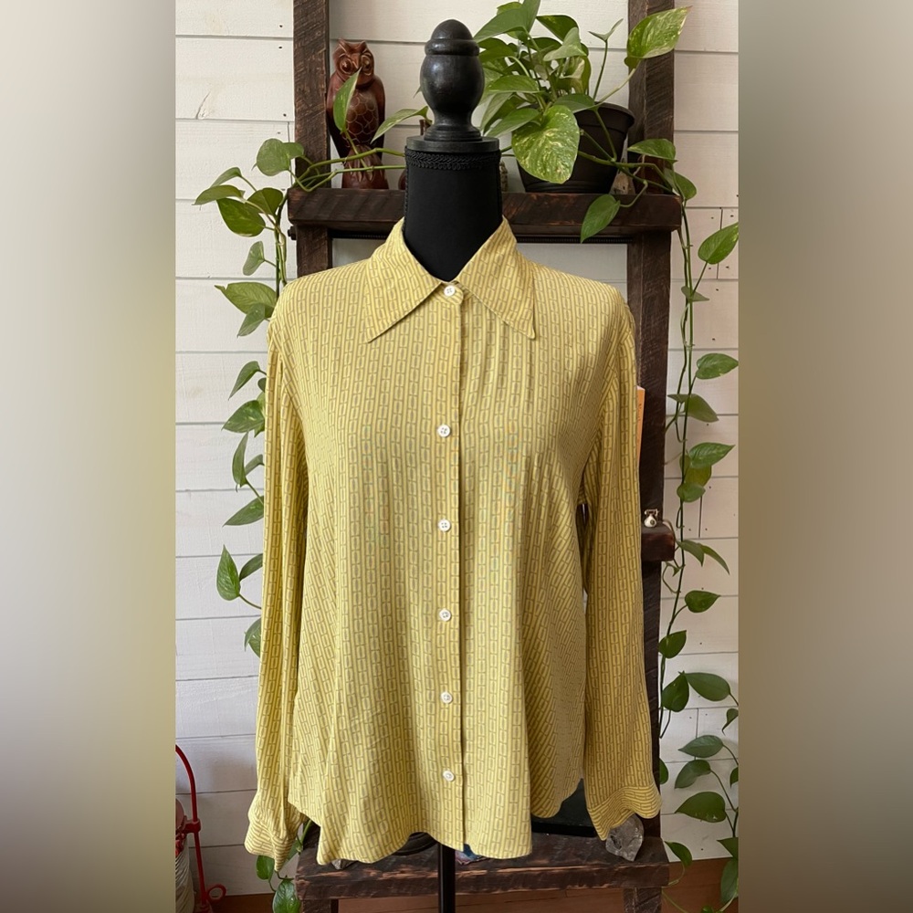 L. L. Bean: Yellow and Gray 100% Rayon Pattern Button Down Shirt - Picture 7 of 17